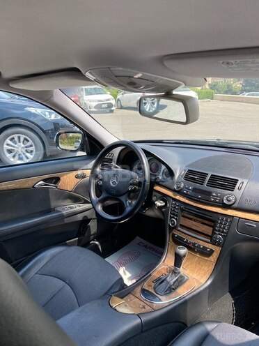 Mercedes E 280-18