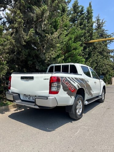 Mitsubishi L200-4