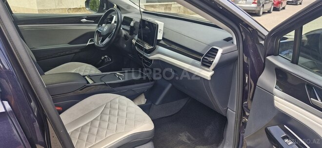 Volkswagen ID.6 X-9