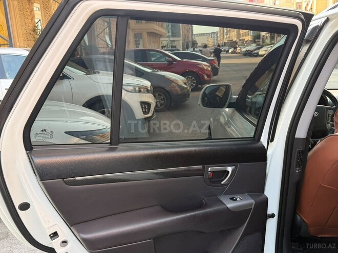 Hyundai Santa Fe-10