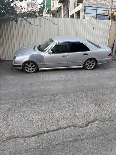 Mercedes E 320-2