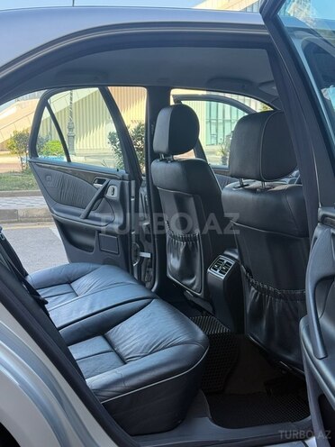 Mercedes E 240-18