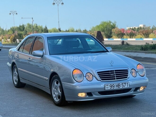 Mercedes E 240-4