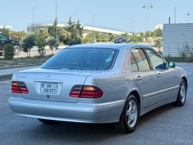 Mercedes E 240-12