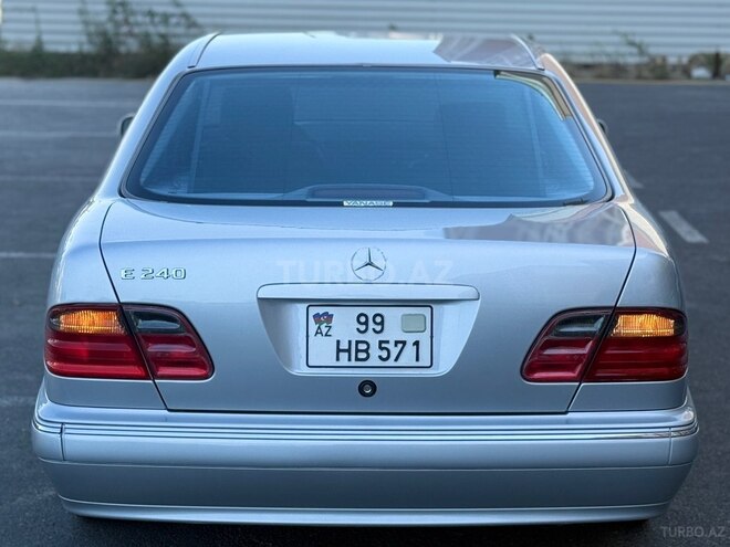 Mercedes E 240-10