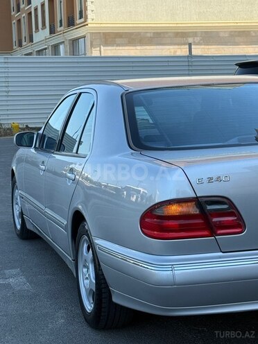 Mercedes E 240-14