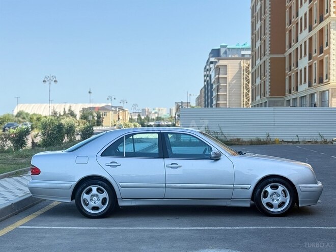 Mercedes E 240-15