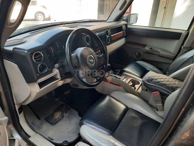 Jeep Commander-4