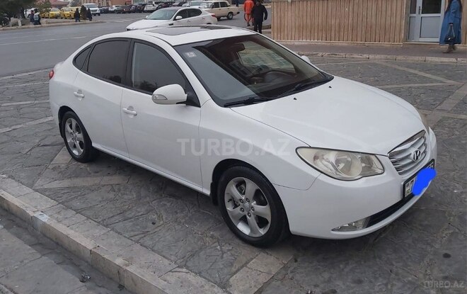 Hyundai Elantra-3