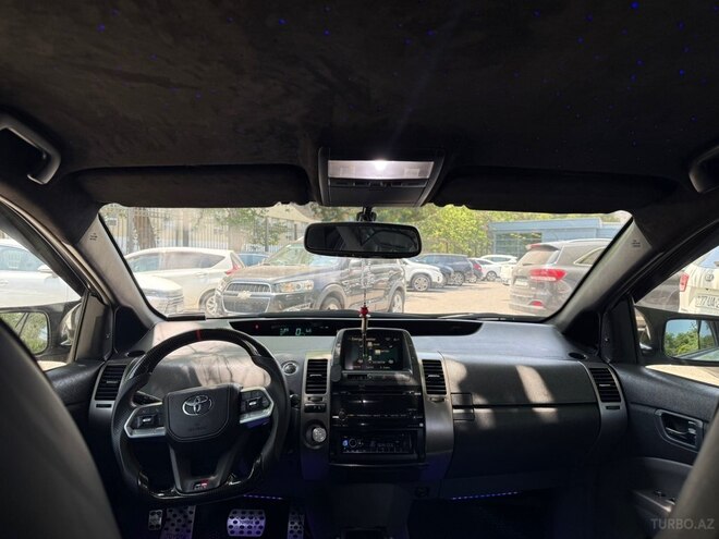 Toyota Prius-5