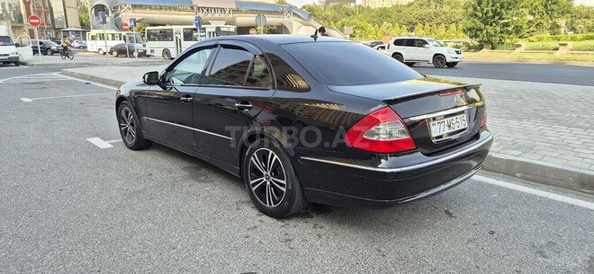 Mercedes E 220-2