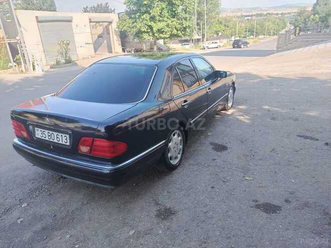 Mercedes E 230-6