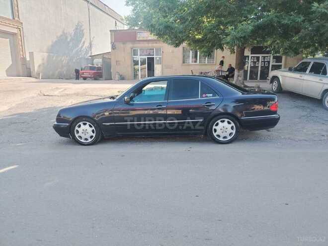 Mercedes E 230-10