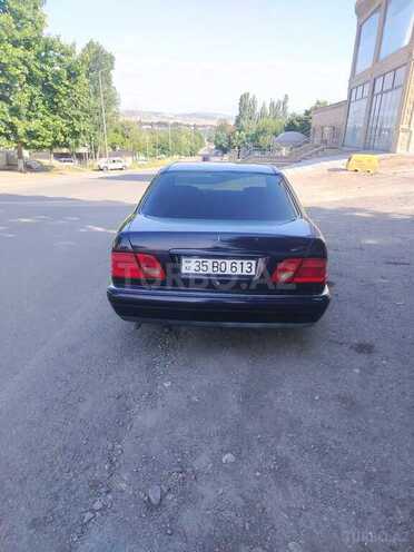Mercedes E 230-5