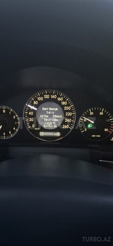 Mercedes E 220-13