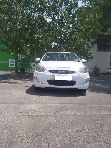 Hyundai Accent-1
