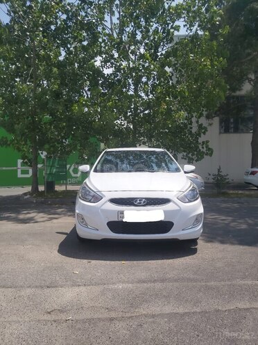 Hyundai Accent-2
