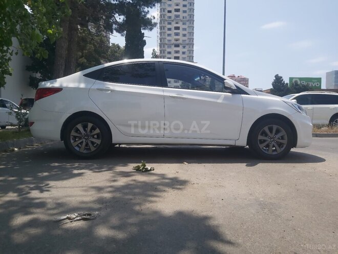 Hyundai Accent-6