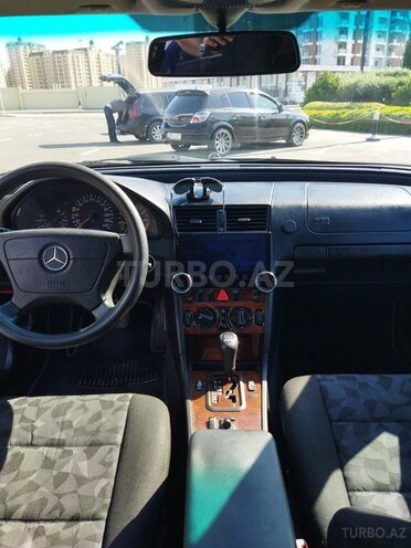 Mercedes C 200-7