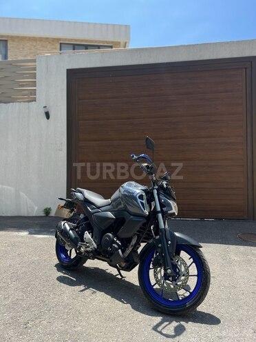 Yamaha FZ-S FI Deluxe-1