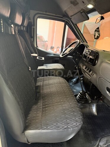 Ford Transit-3