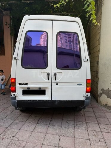 Ford Transit-2