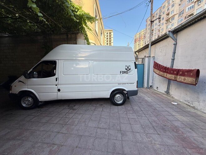 Ford Transit-16