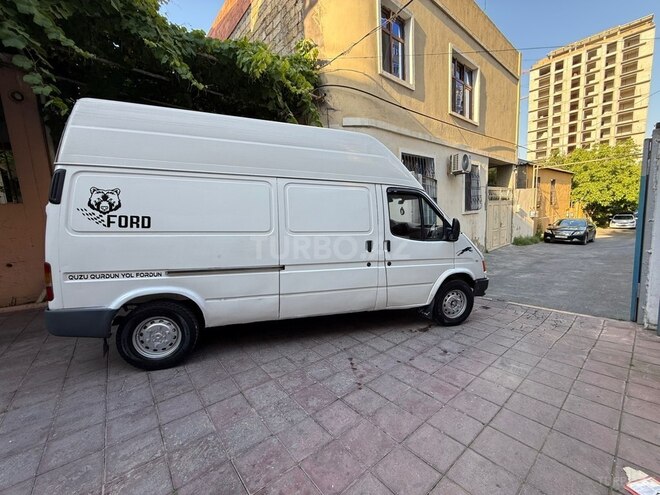 Ford Transit-11