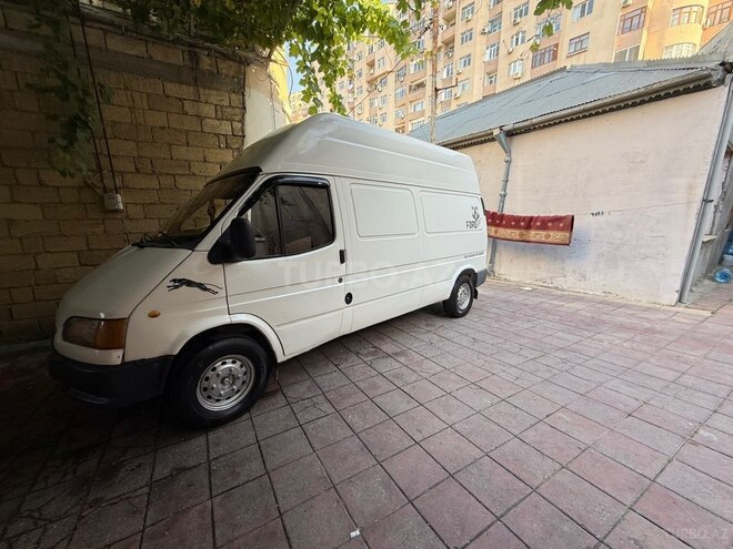 Ford Transit-5