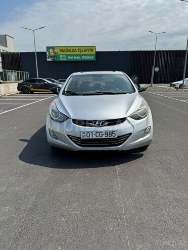Hyundai Elantra-1