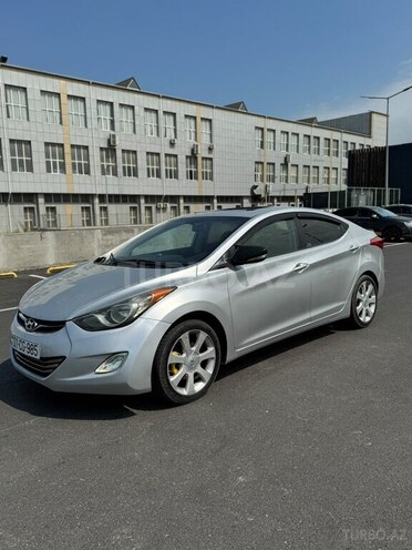 Hyundai Elantra-2