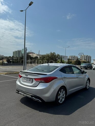Hyundai Elantra-6