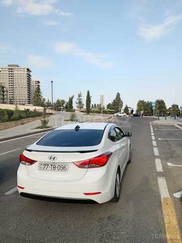 Hyundai Elantra-3