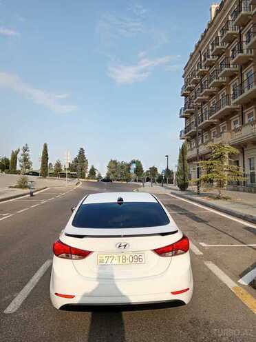 Hyundai Elantra-7