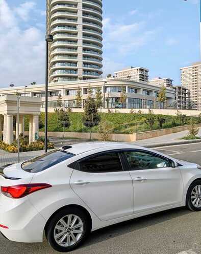 Hyundai Elantra-6