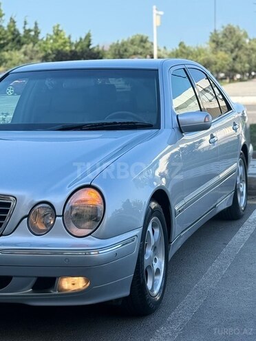 Mercedes E 280-9