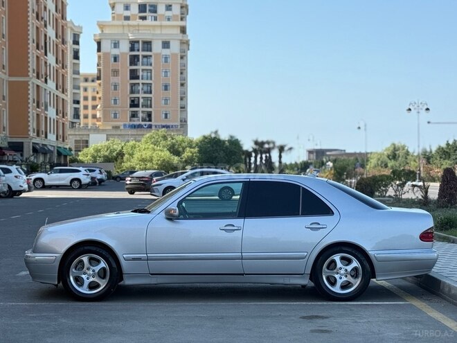 Mercedes E 280-10