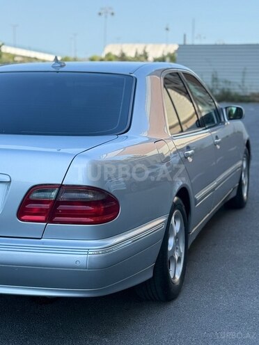 Mercedes E 280-16