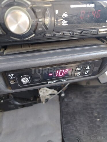 Isuzu NKR 55 E-4