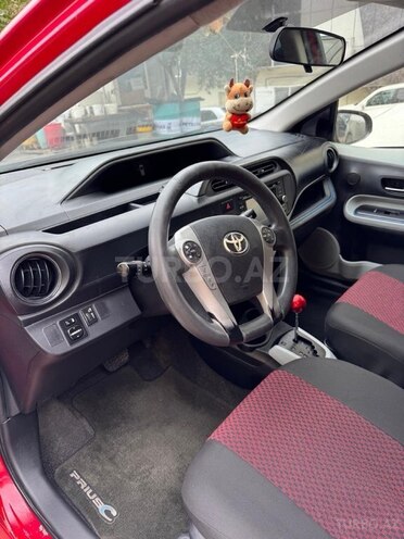 Toyota Prius C-3