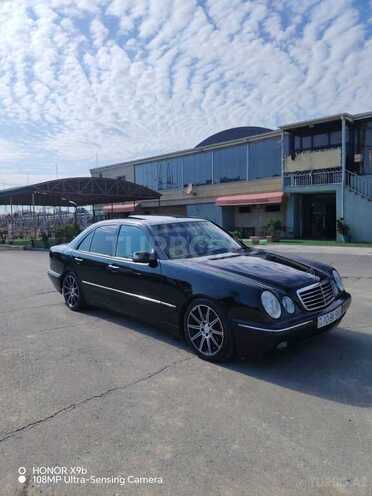 Mercedes E 320-1