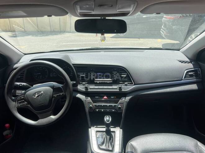 Hyundai Avante-5