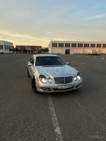 Mercedes E 220-1
