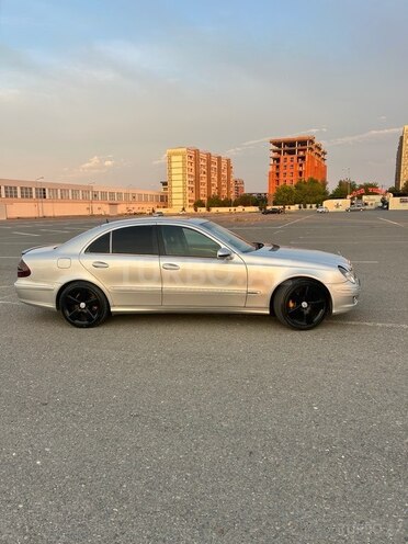 Mercedes E 220-2