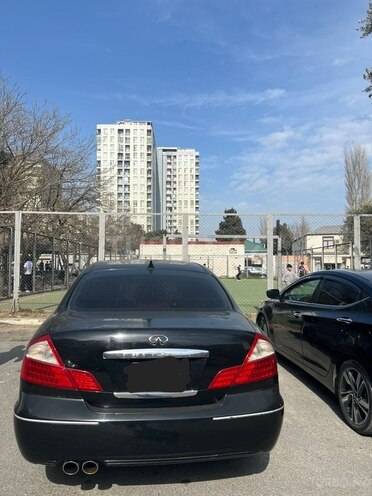 Infiniti Q45-2