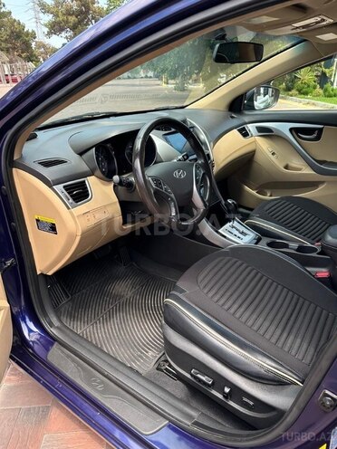 Hyundai Elantra-5
