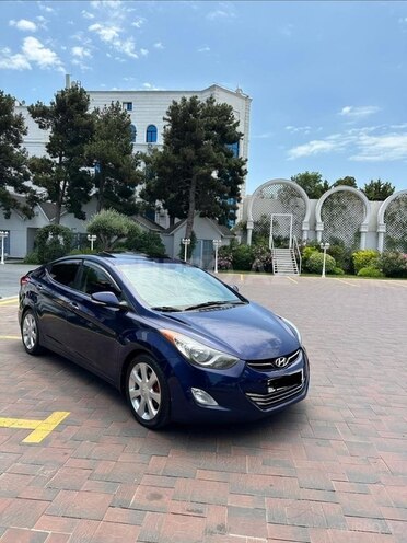 Hyundai Elantra-2