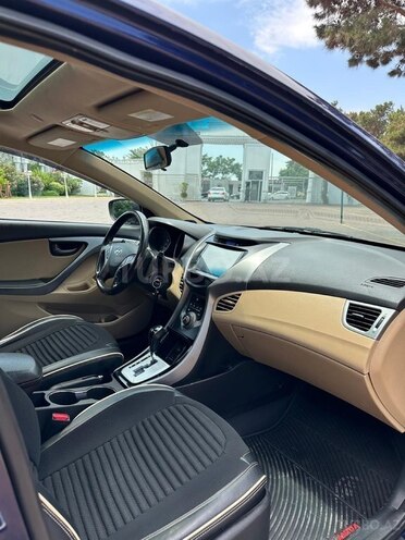 Hyundai Elantra-7