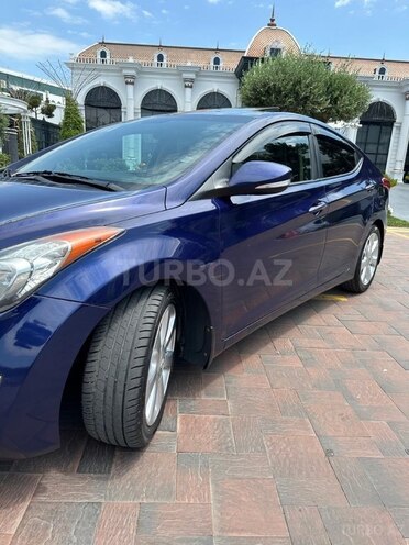 Hyundai Elantra-9
