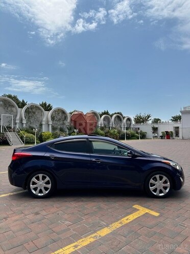 Hyundai Elantra-14